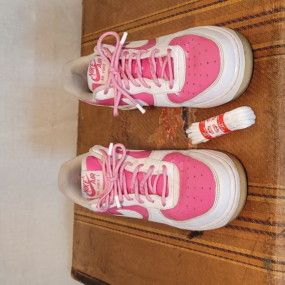 Nike 334212-611 Air Force 1 Pink Valentines Athletic Shoes - Picture 3 of 13